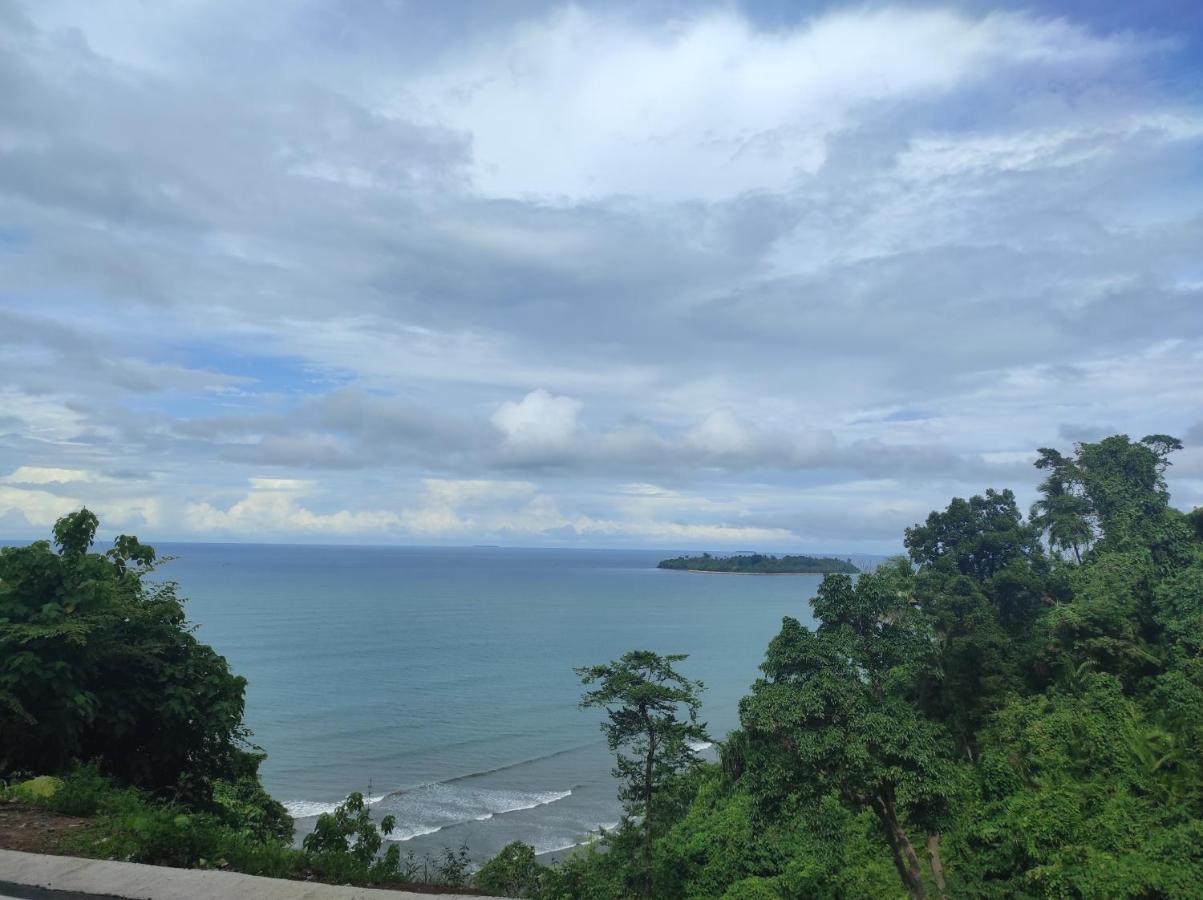 Ferienwohnung Air Manis Secret Surfcamp Taluk Batung Exterior foto