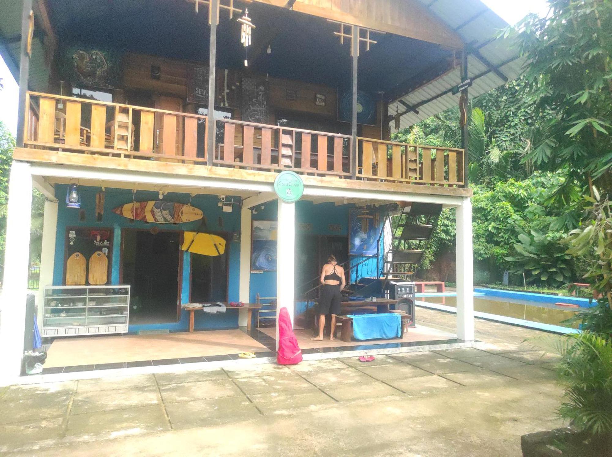 Ferienwohnung Air Manis Secret Surfcamp Taluk Batung Exterior foto