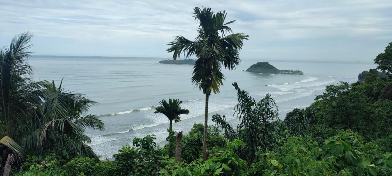 Ferienwohnung Air Manis Secret Surfcamp Taluk Batung Exterior foto
