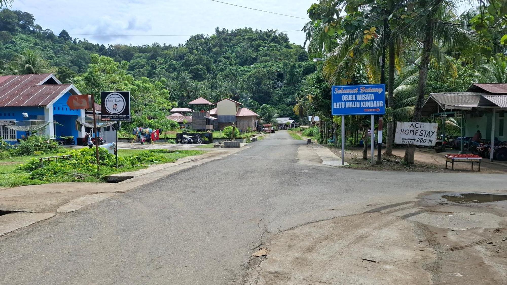 Ferienwohnung Air Manis Secret Surfcamp Taluk Batung Exterior foto