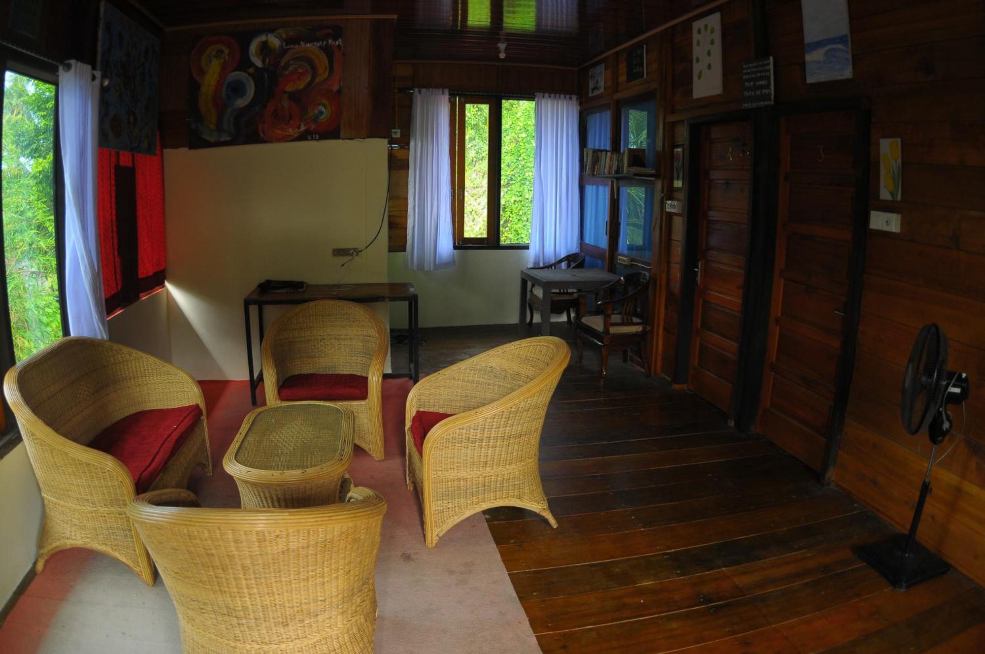 Ferienwohnung Air Manis Secret Surfcamp Taluk Batung Exterior foto