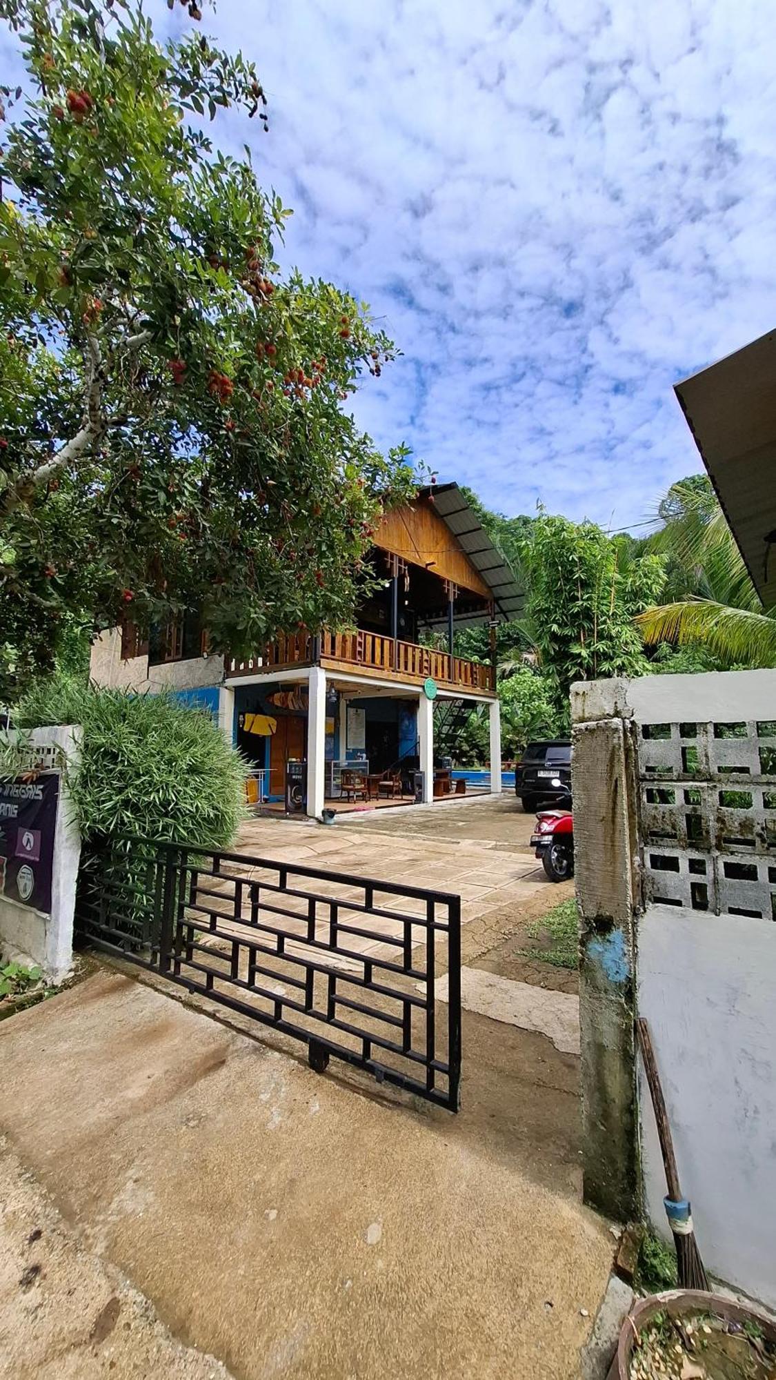 Ferienwohnung Air Manis Secret Surfcamp Taluk Batung Exterior foto
