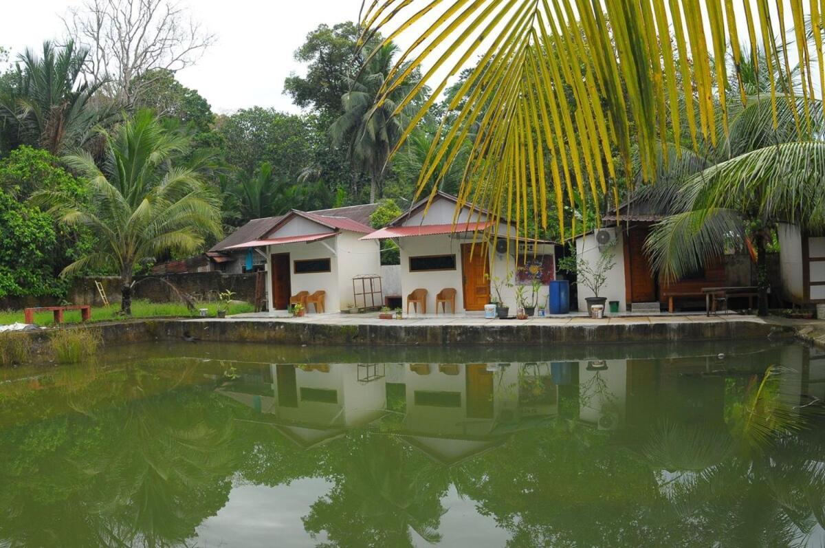 Ferienwohnung Air Manis Secret Surfcamp Taluk Batung Exterior foto