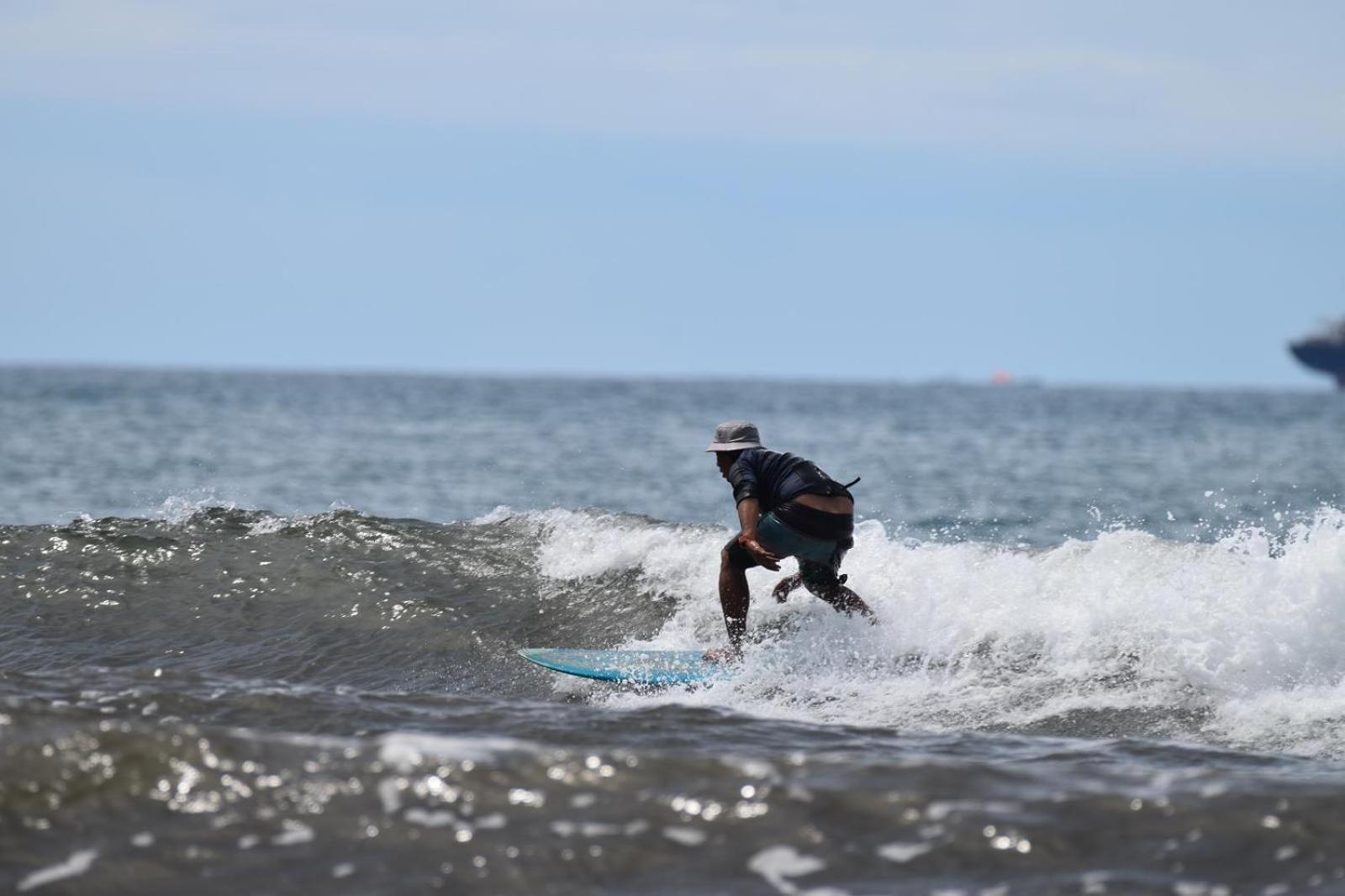 Ferienwohnung Air Manis Secret Surfcamp Taluk Batung Exterior foto