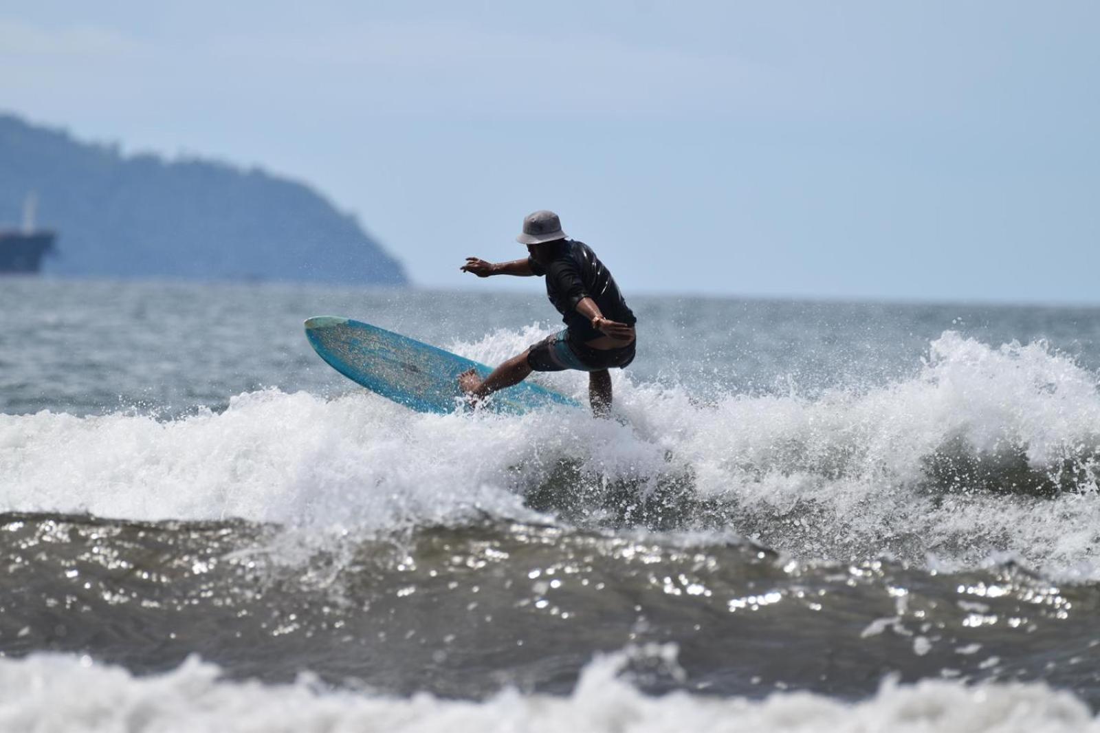 Ferienwohnung Air Manis Secret Surfcamp Taluk Batung Exterior foto